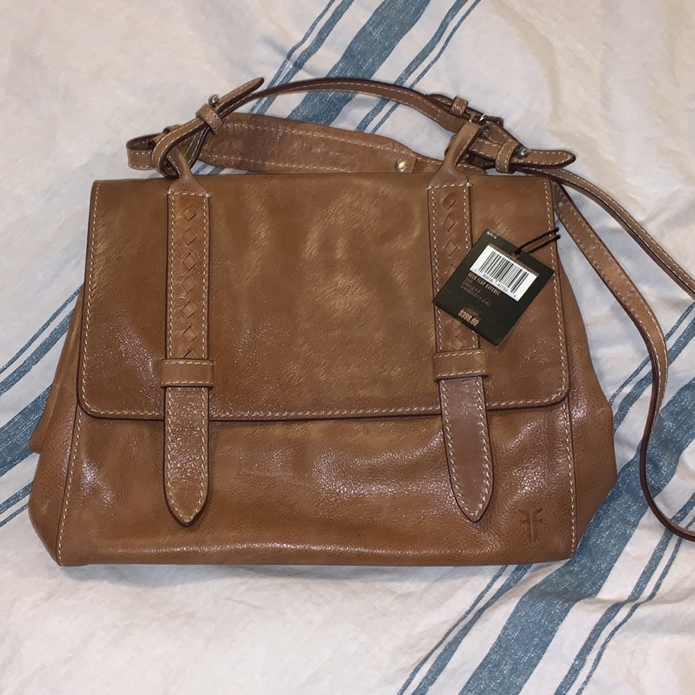 💥Beautiful soft leather satchel with long strap to carry multiple ways